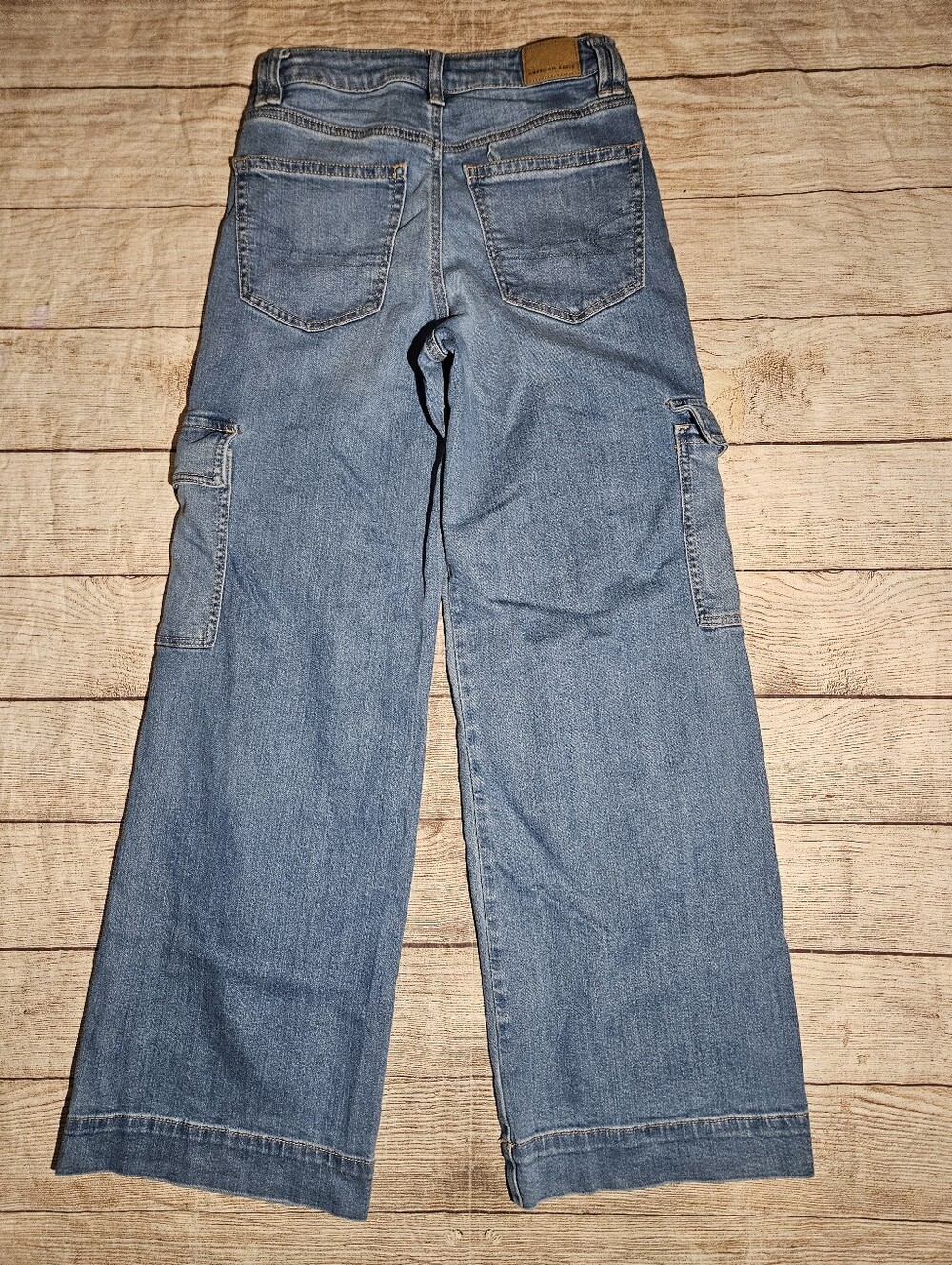 American Eagle Super High Rise Baggy Wide Leg Cargo Jean's - Picture 2 of 9